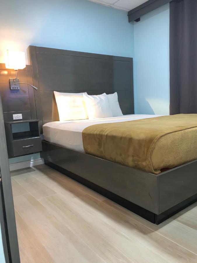 Airport Suites Hotel Piarco Exterior foto