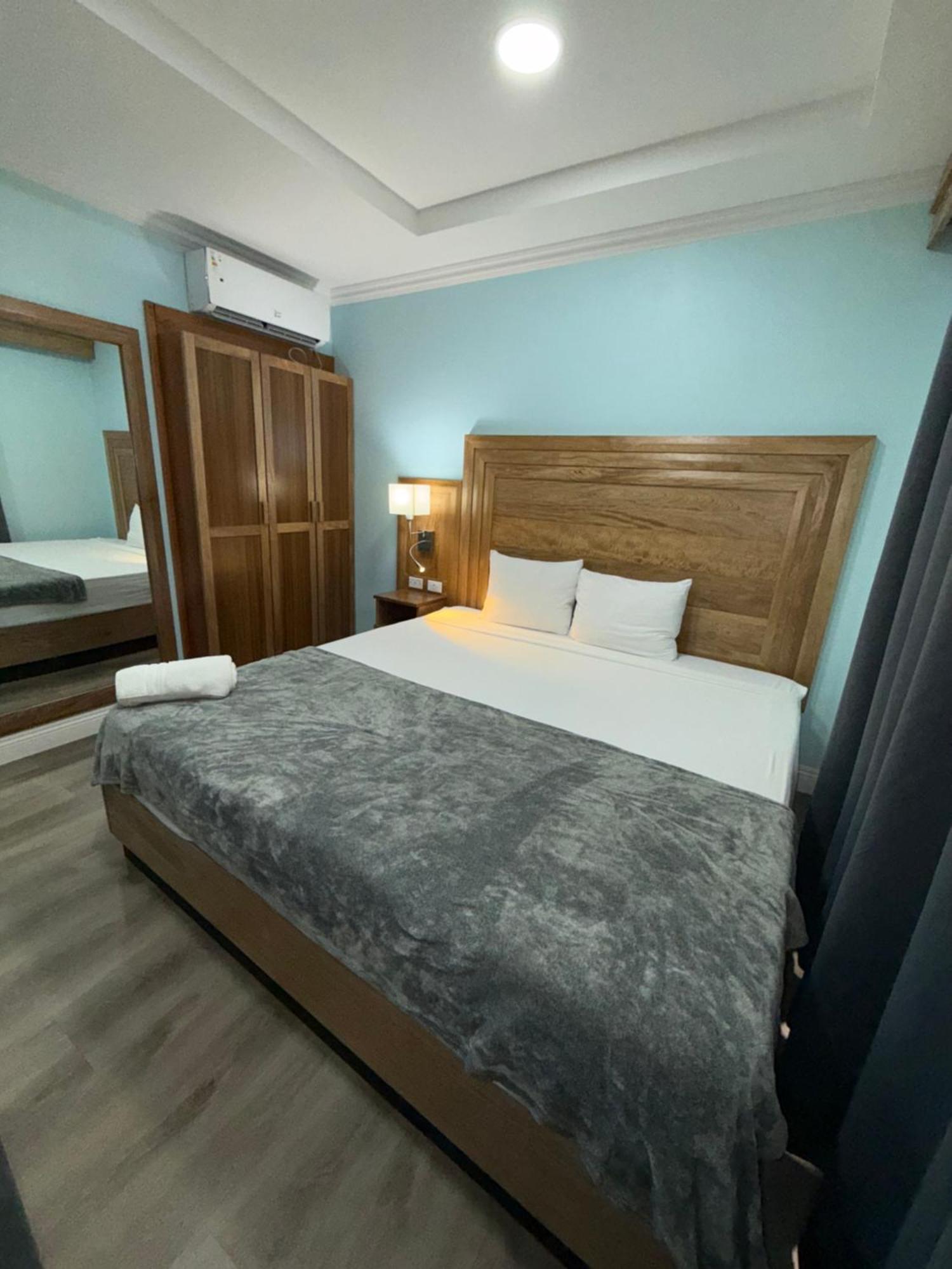 Airport Suites Hotel Piarco Exterior foto