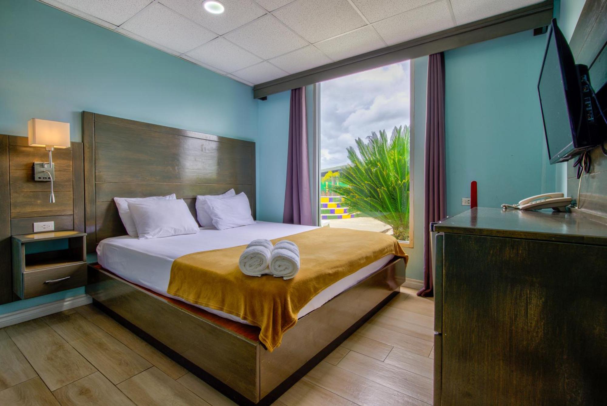 Airport Suites Hotel Piarco Exterior foto